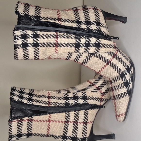 Burberry Vintage Beige Nova Check Wool Tweed Fabric ankle booties - Picture 8 of 11